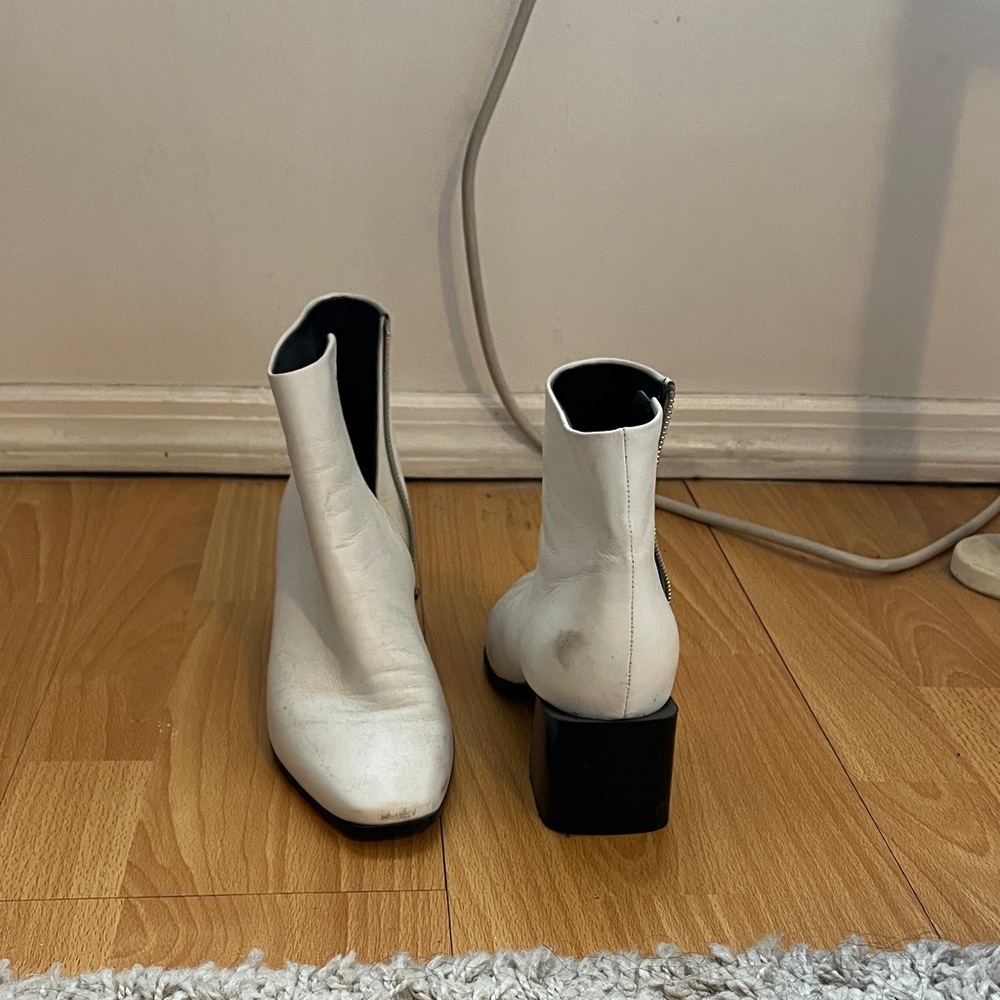 Sigerson Morrison White Ankle Boots